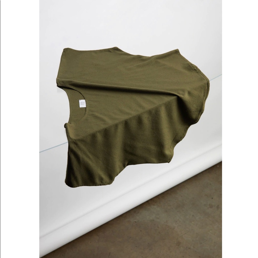 Jamie + the Jones blank canvas top